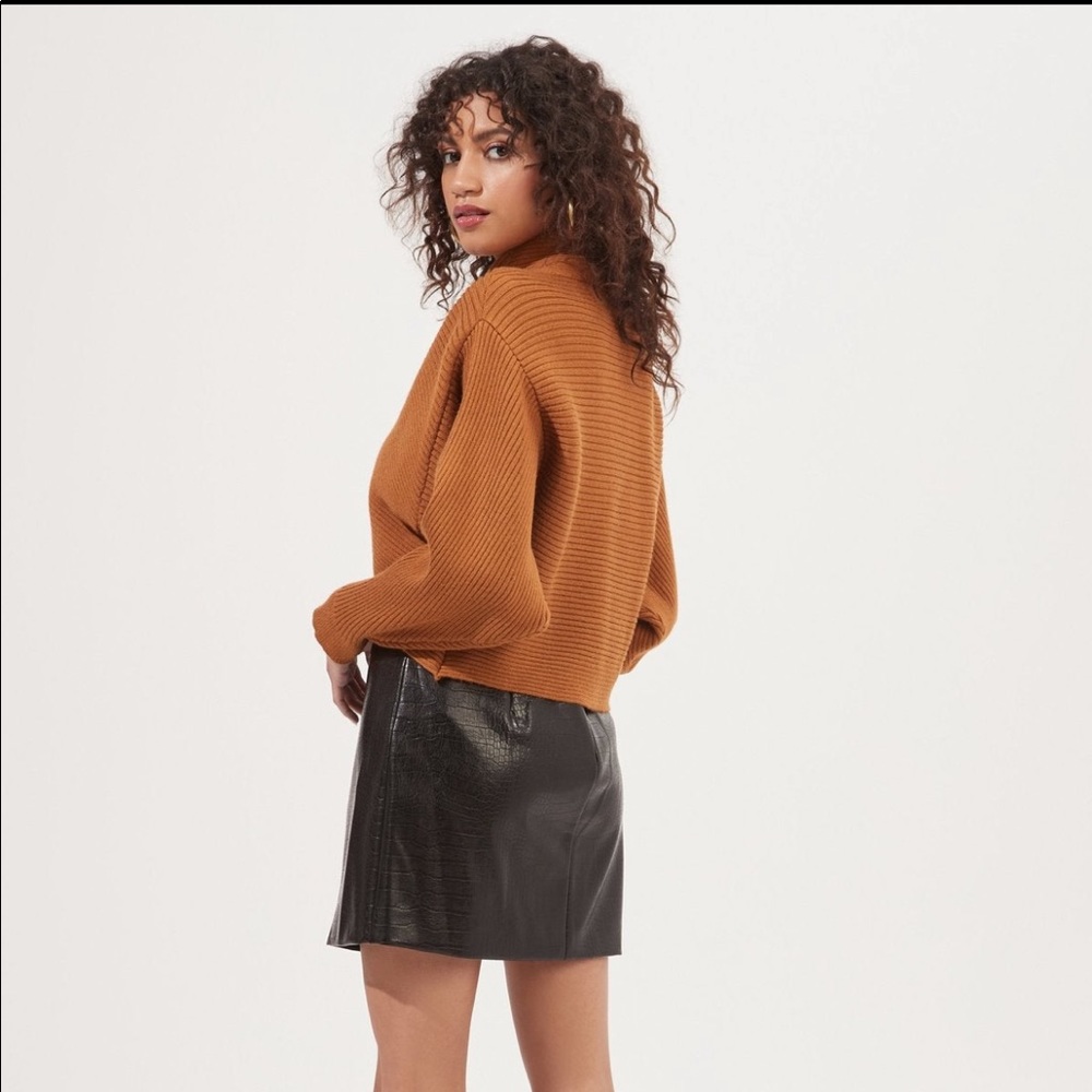 ASTR Rayn Rust Cross Front Sweater - Picture 4 of 6